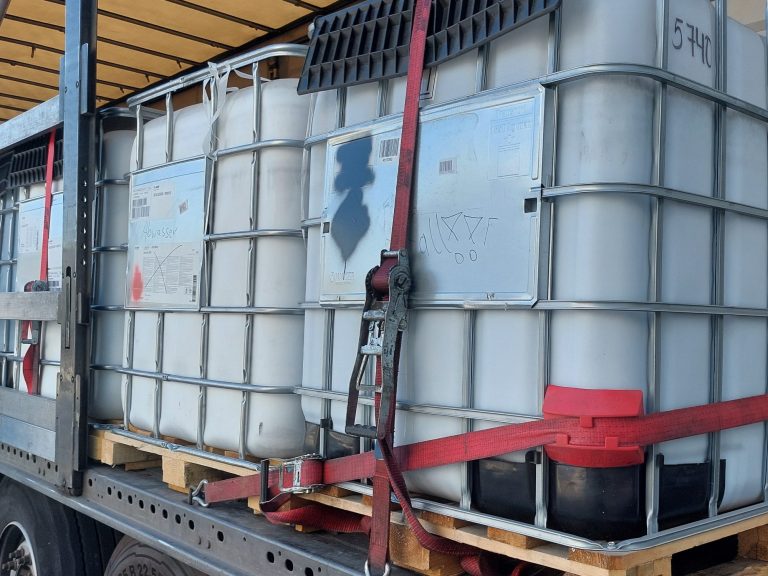 Ladungssicherung IBC Spanngurte, Cordstrap, Kopflasche, Formschluss, Kraftschluss, Abfall, IBC, LaSi, Ladungssicherung, Kantengleiter, Kraftschluss.